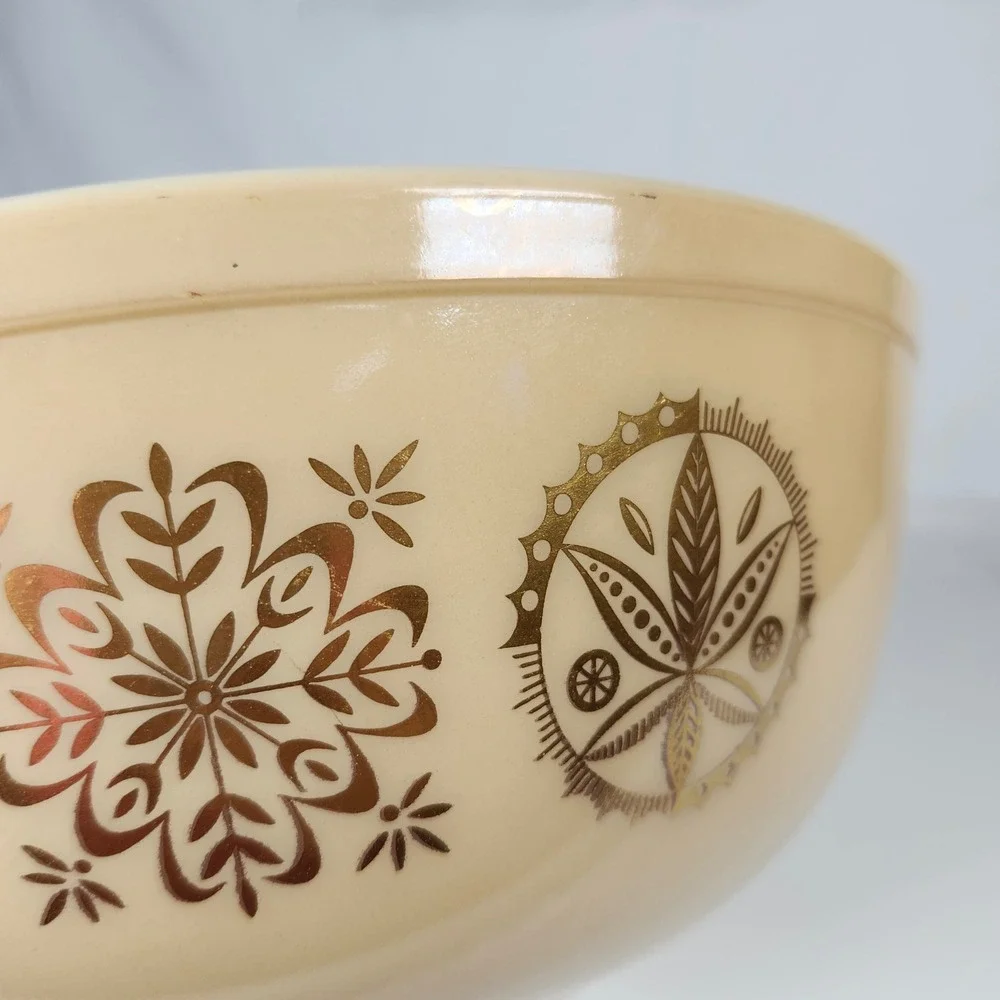 Vintage Pyrex 404 Promotional Gold Hex Signs Beige Gold Mixing Bowl 4 Quarts VTG